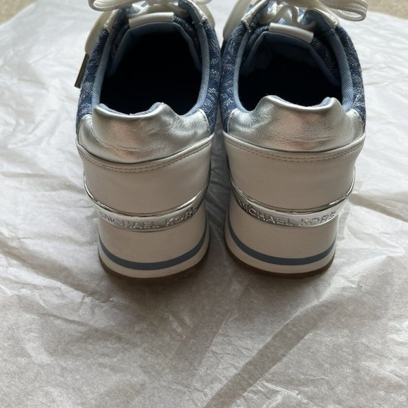 Michael Kors Women's Athletic Running Shoes Blue/White Lace Up Low Top Size 5.5 - Picture 2 of 8